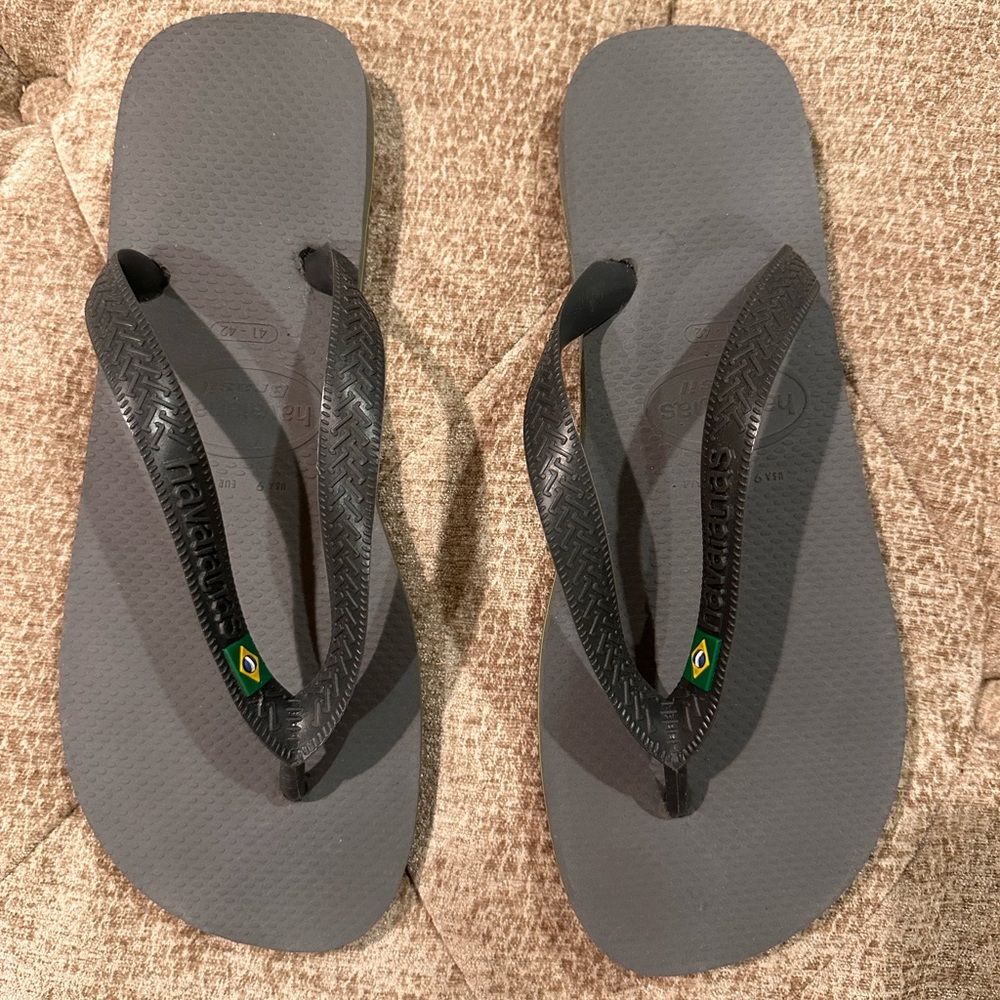 Men’s Brand New-Never Worn Havaianas Flip Flops